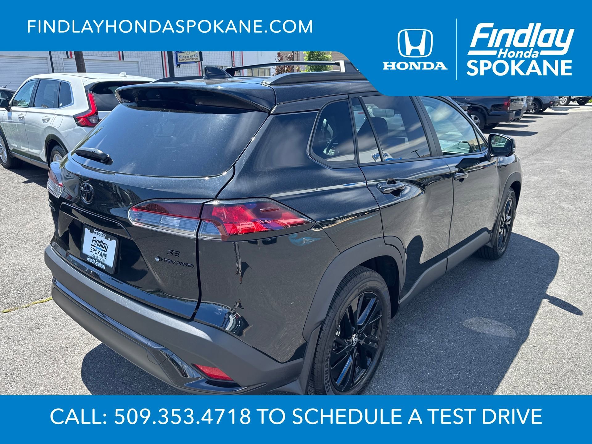 Used 2025 Toyota Corolla Cross AWD Hybrid w/ Moonroof Package image 3