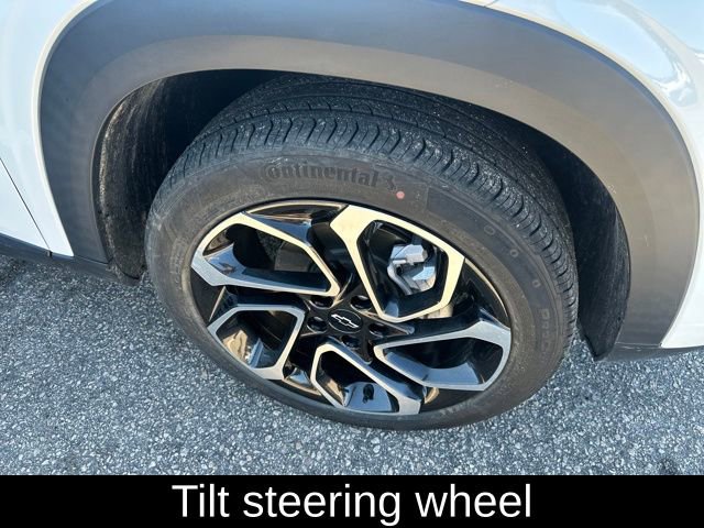 Used 2024 Chevrolet Trax RS w/ Sunroof Package image 27