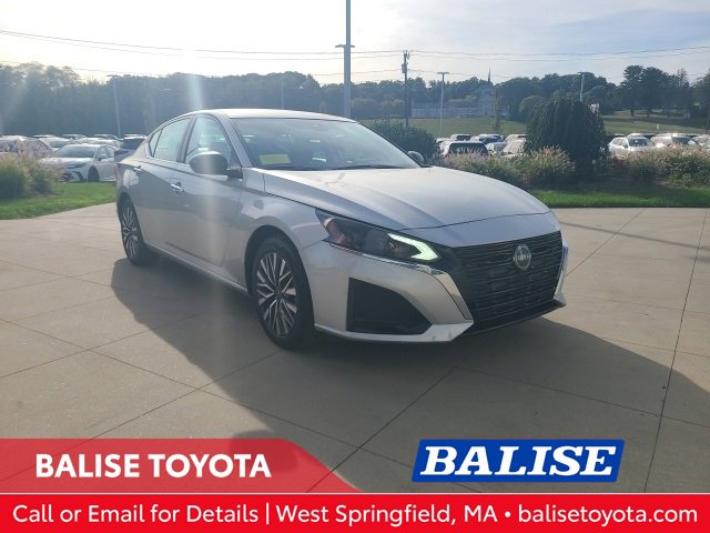 Used 2024 Nissan Altima 2.5 SV image 1