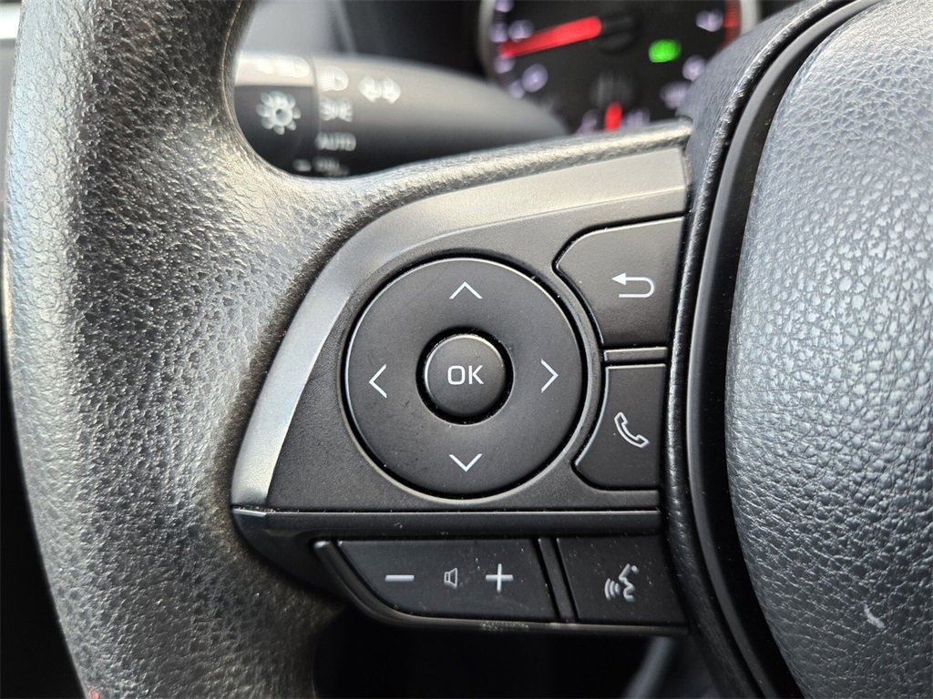 Used 2022 Toyota RAV4 XLE image 26