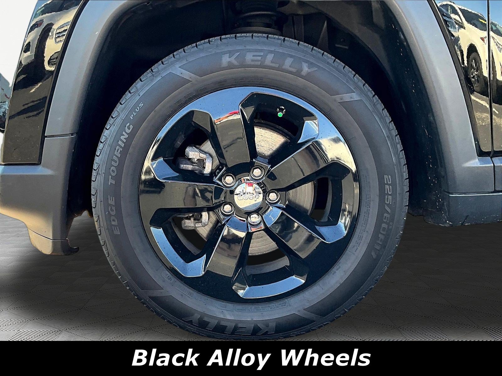 Used 2018 Jeep Compass Latitude w/ Popular Equipment Group FWD image 33