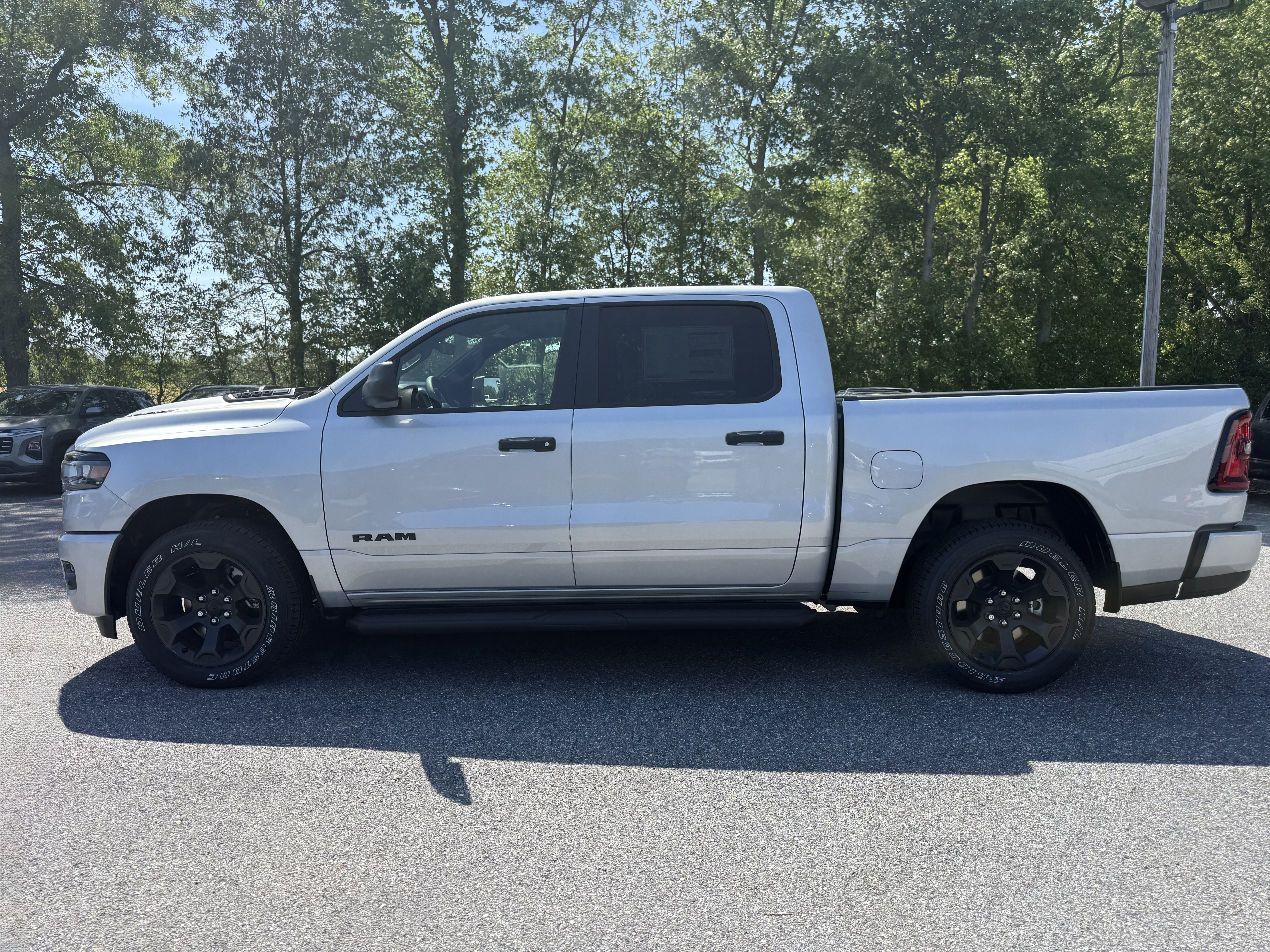 New 2026 RAM 1500 Express AWD/4WD image 4