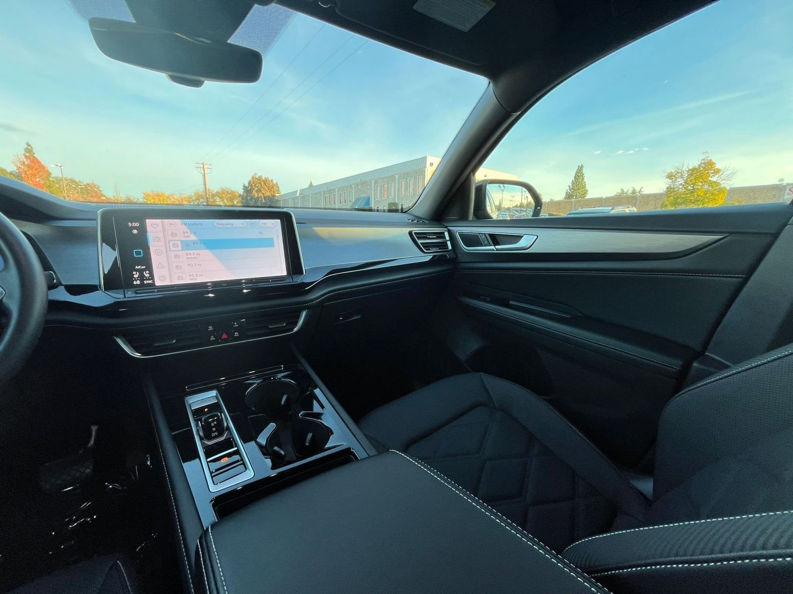 Used 2025 Volkswagen Atlas Cross Sport SE image 36