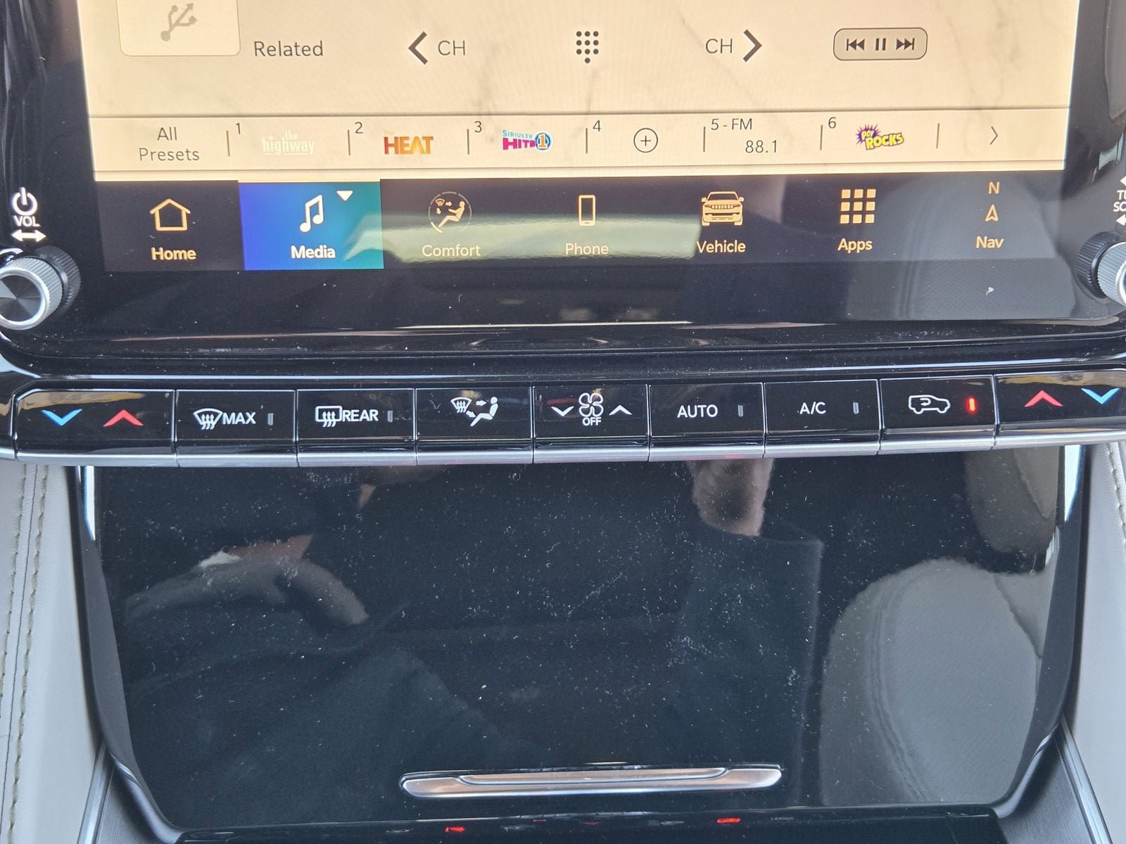 New 2025 Jeep Wagoneer L Series II AWD/4WD image 19