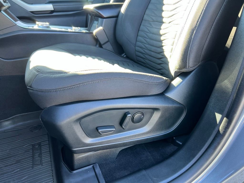 Used 2021 Ford Explorer XLT image 14