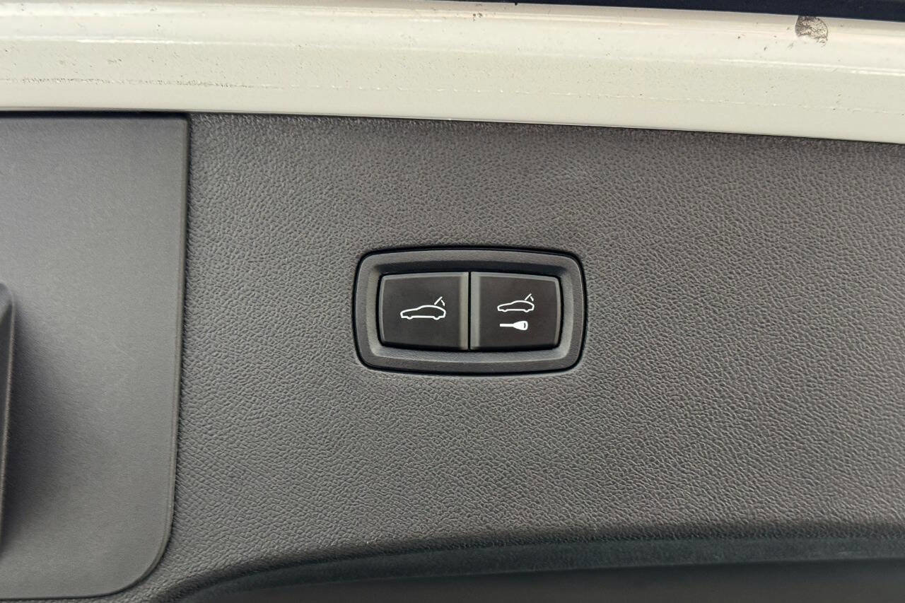 Used 2024 Porsche Cayenne Coupe image 16