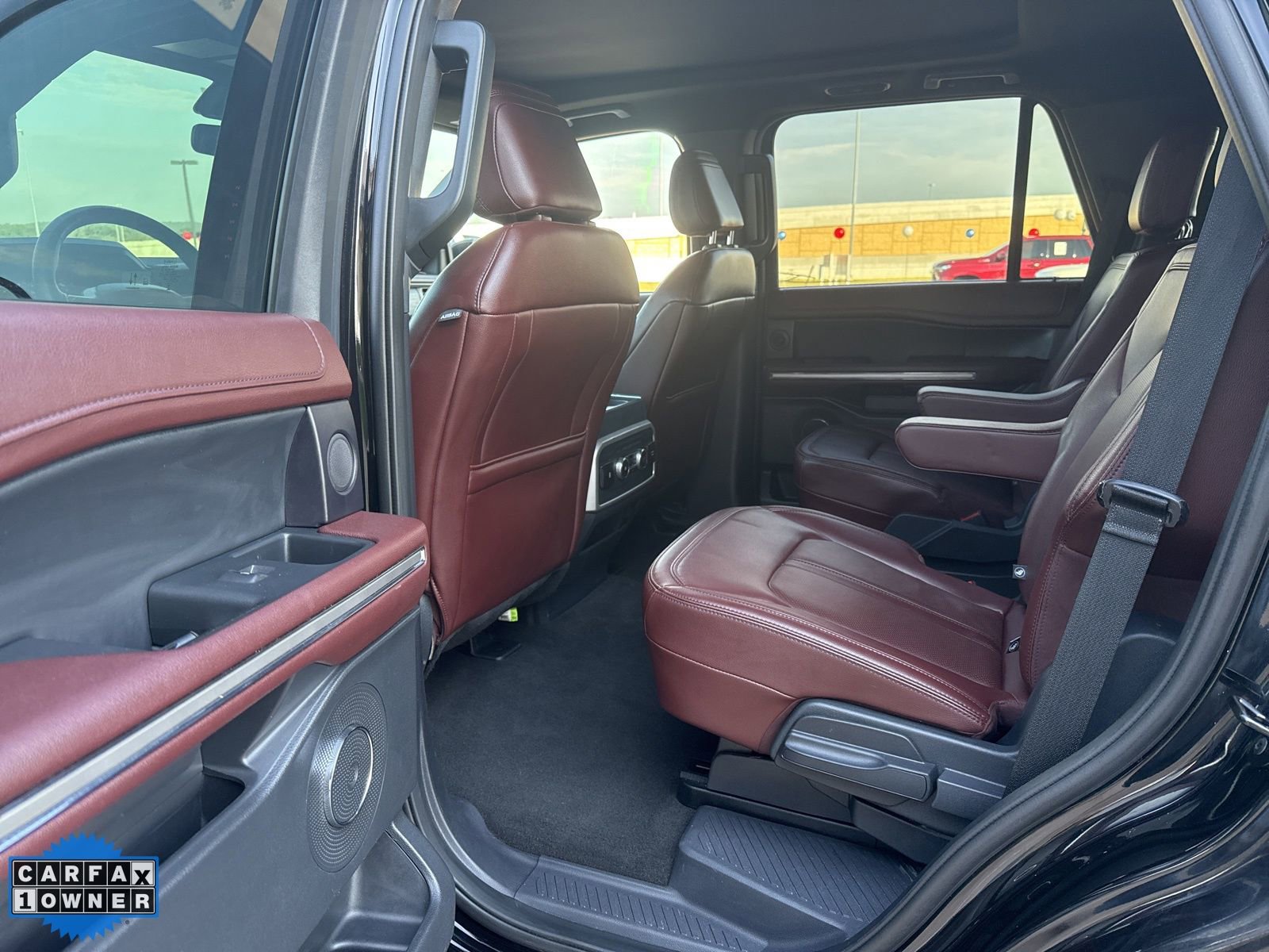Used 2024 Ford Expedition Limited image 19