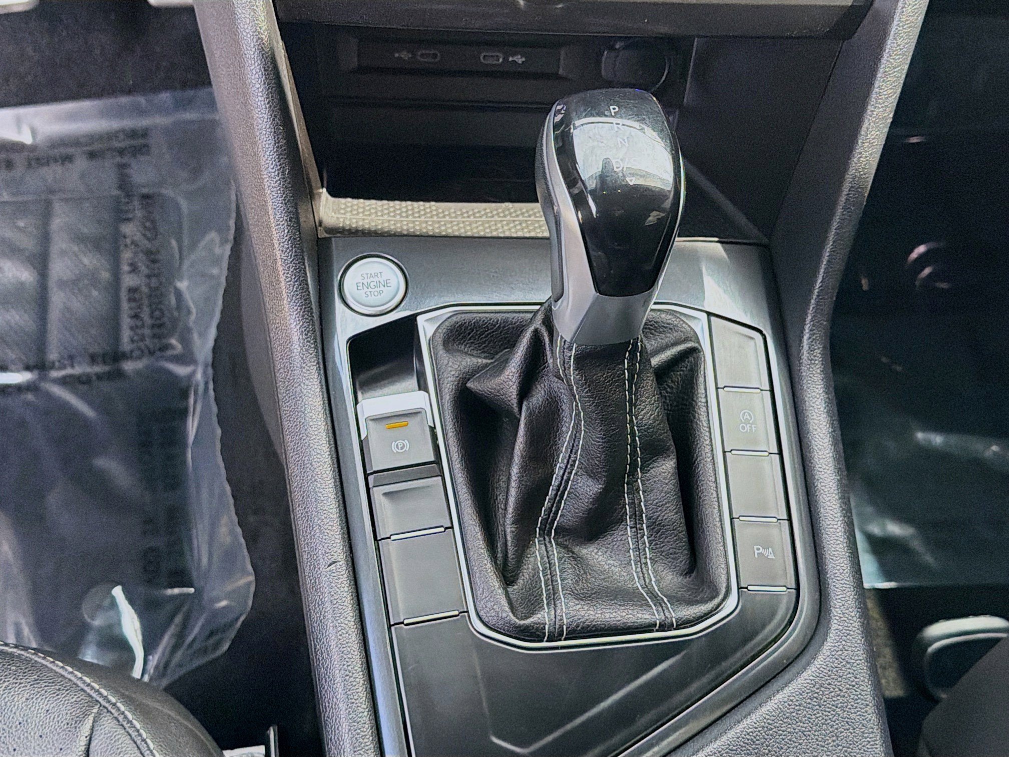 Used 2022 Volkswagen Tiguan SE R-Line FWD image 16