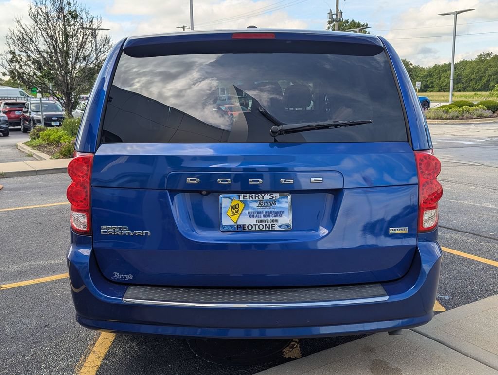 Used 2019 Dodge Grand Caravan SE w/ UConnect Hands-Free Group FWD image 4
