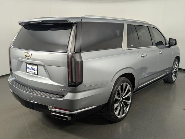 Used 2025 Cadillac Escalade ESV Premium Luxury w/ Touring Package AWD/4WD image 7