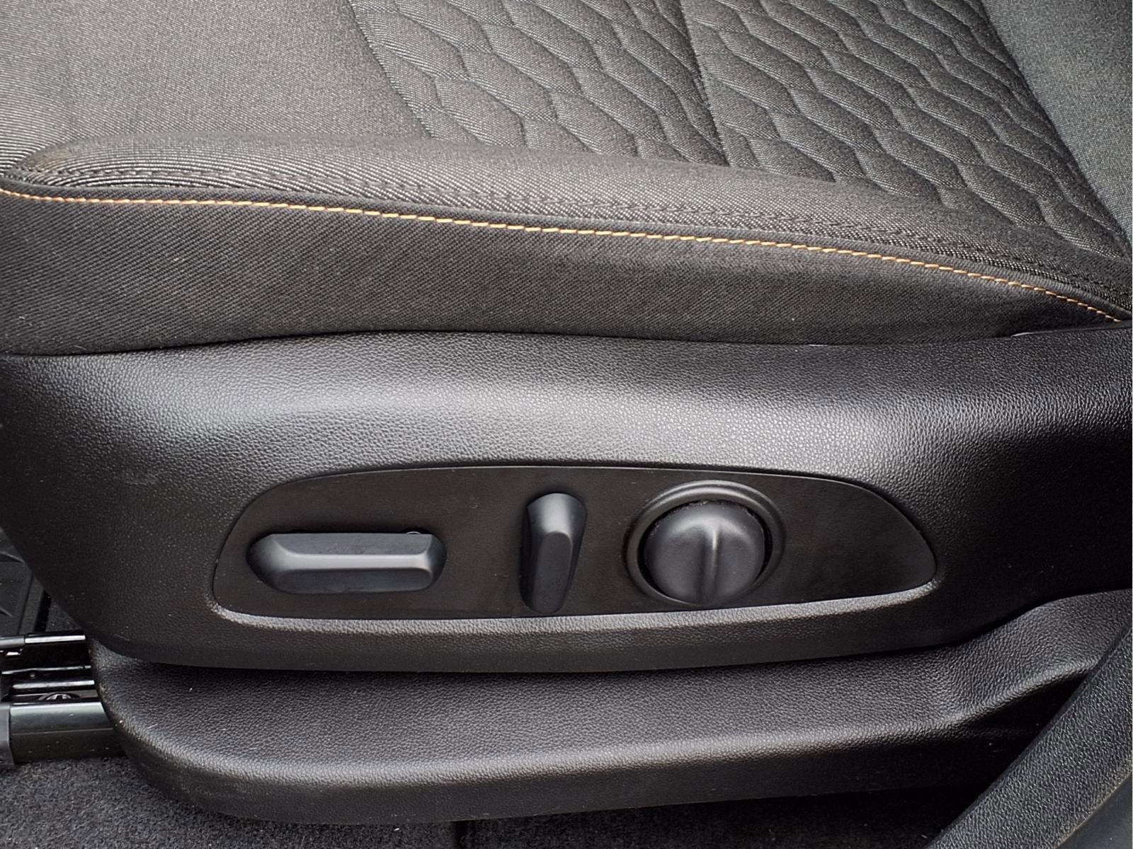 Used 2019 Chevrolet Equinox LT image 17