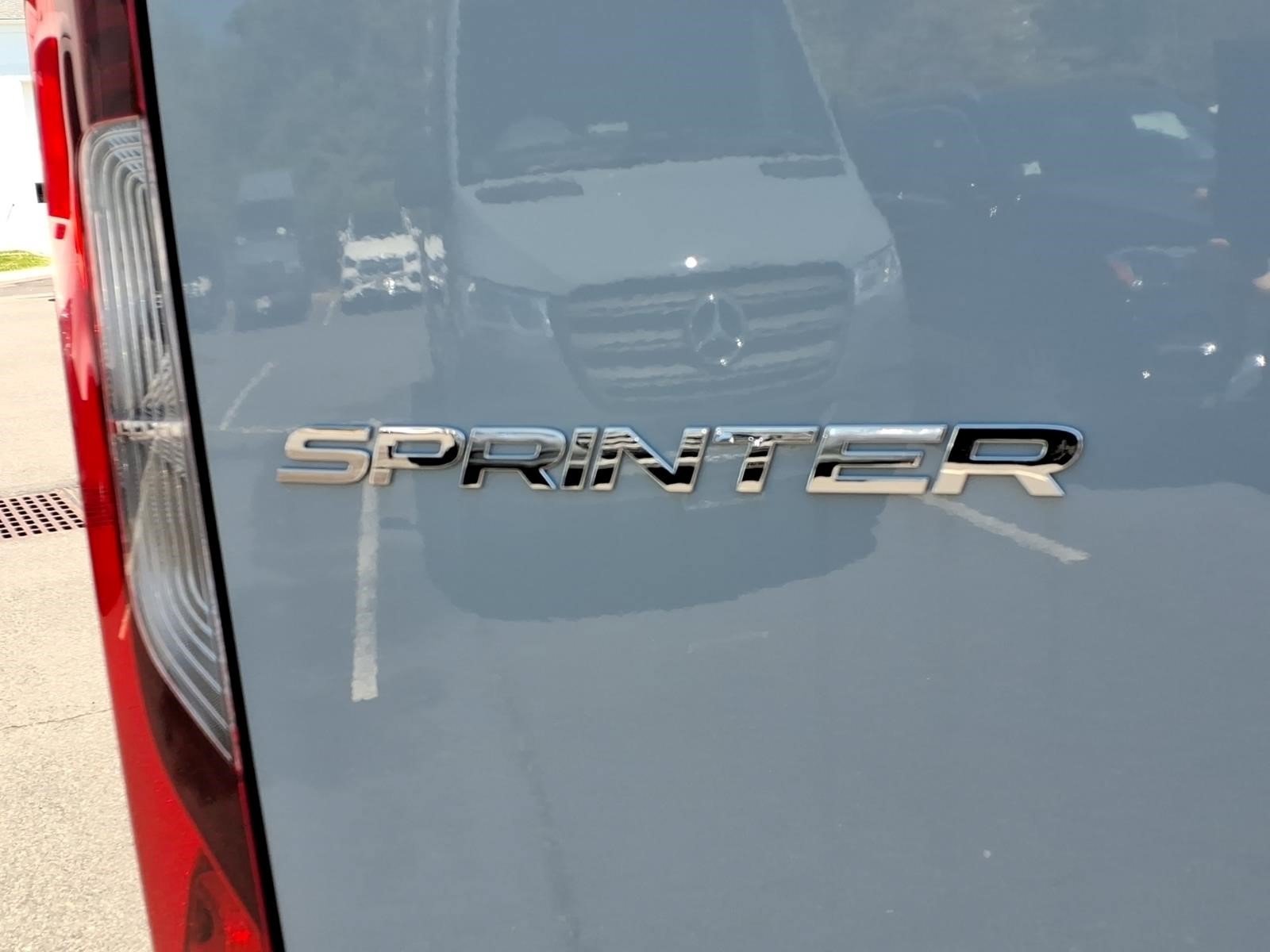 Used 2024 Mercedes-Benz Sprinter 2500 image 20