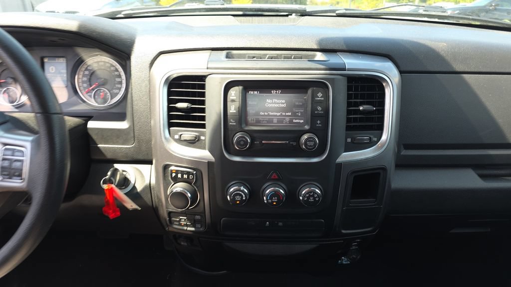 Used 2021 RAM 1500 Classic SLT AWD/4WD image 26