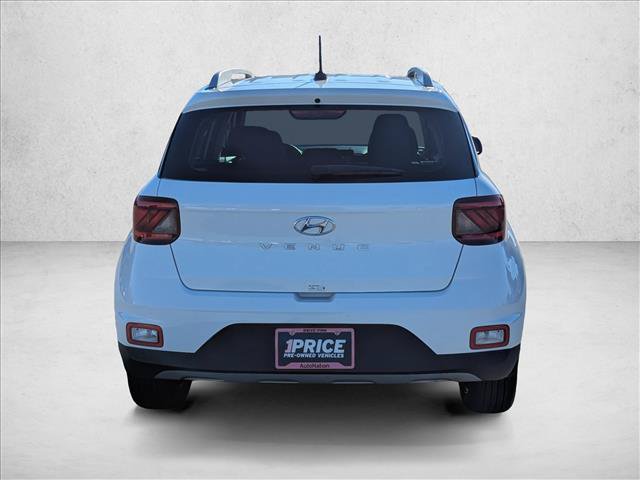 Certified 2025 Hyundai Venue SEL FWD image 6