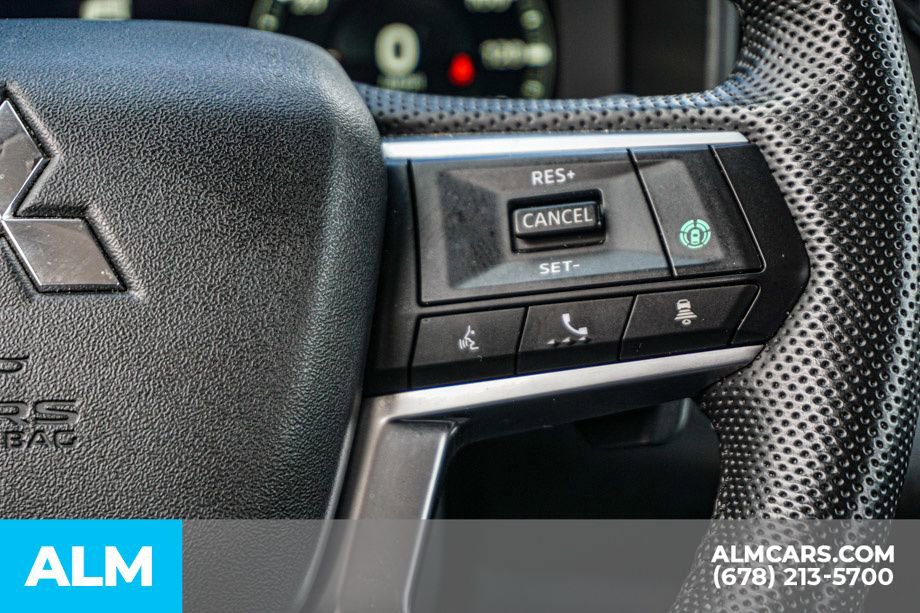 Used 2023 Mitsubishi Outlander SEL image 32