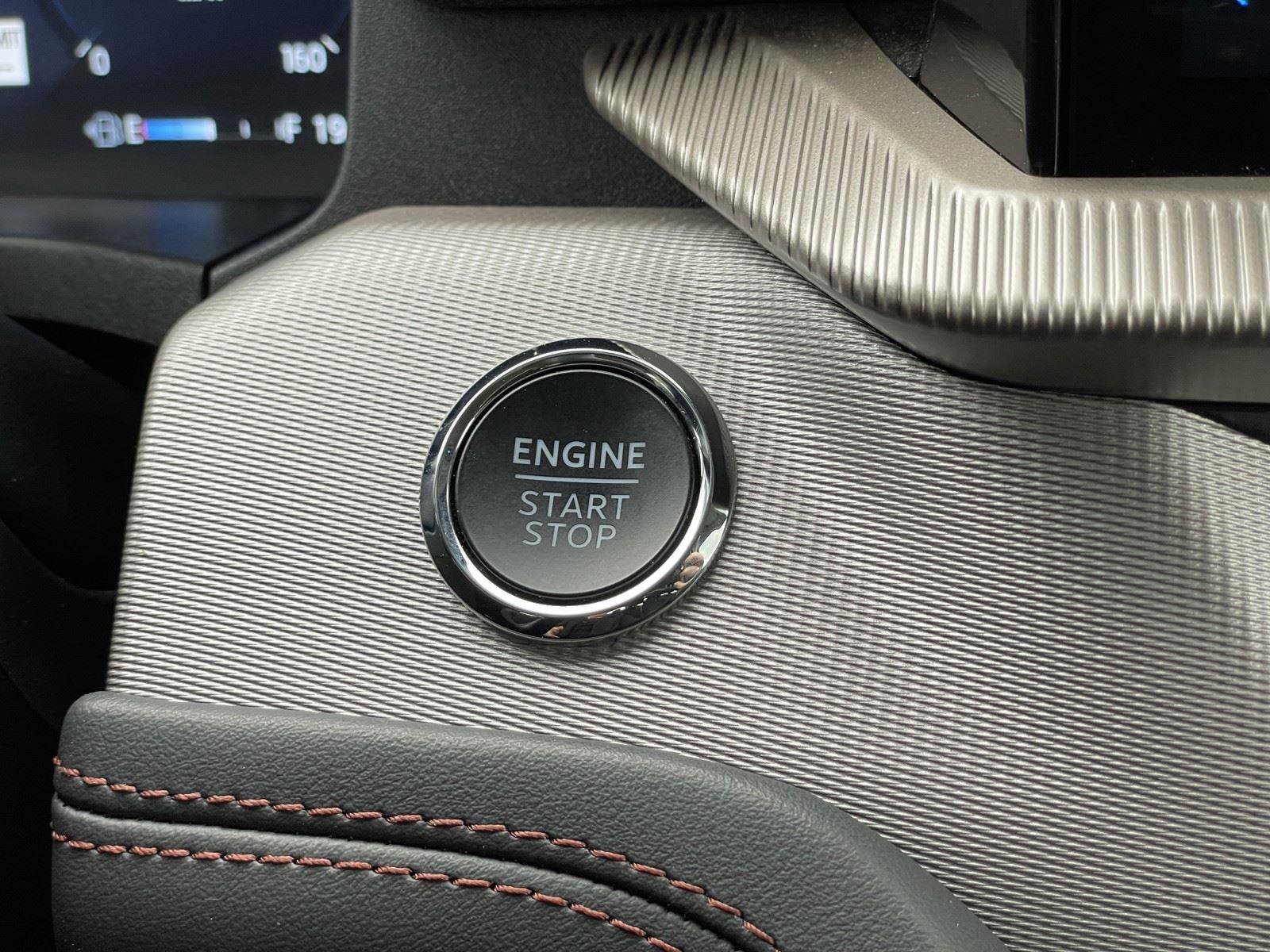 Used 2025 Ford Explorer Active w/ Active Comfort Package image 23