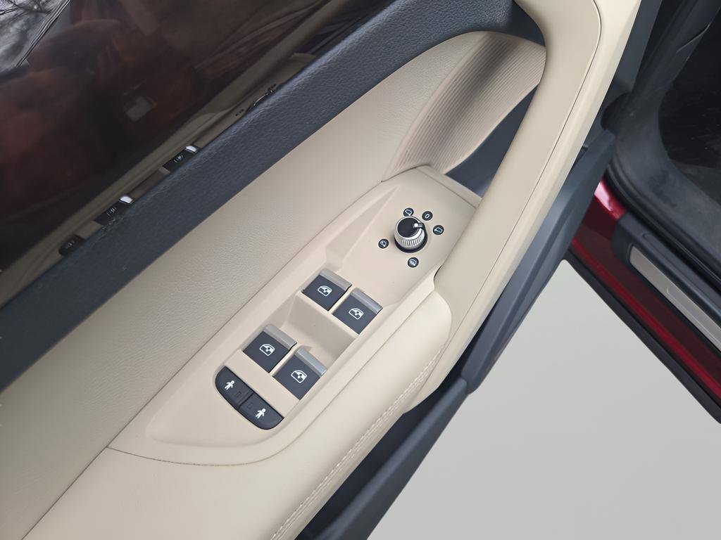 Used 2019 Audi Q5 2.0T Premium Plus w/ Premium Plus Package image 19