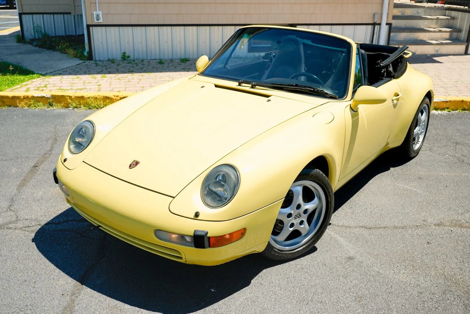 Used 1997 Porsche 911 Carrera RWD image 9