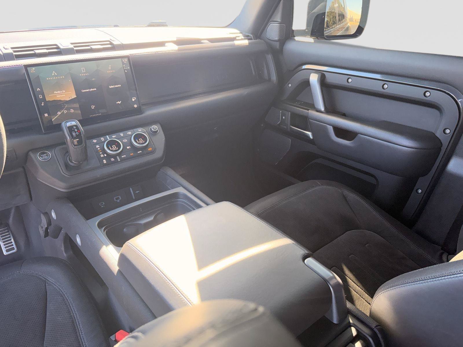 Used 2023 Land Rover Defender 110 Carpathian Edition AWD/4WD image 17