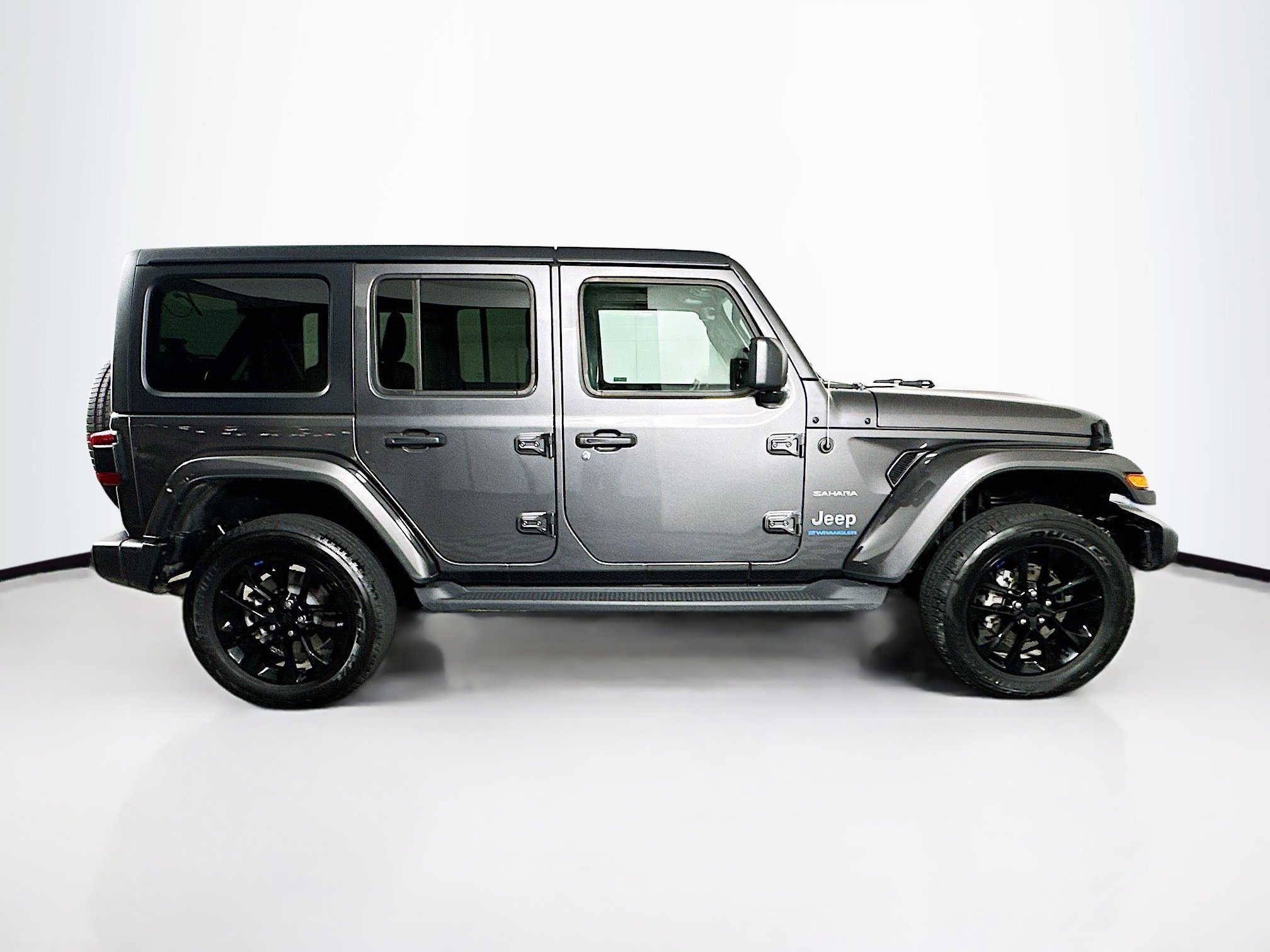 Used 2023 Jeep Wrangler Sahara w/ Cold Weather Group image 10