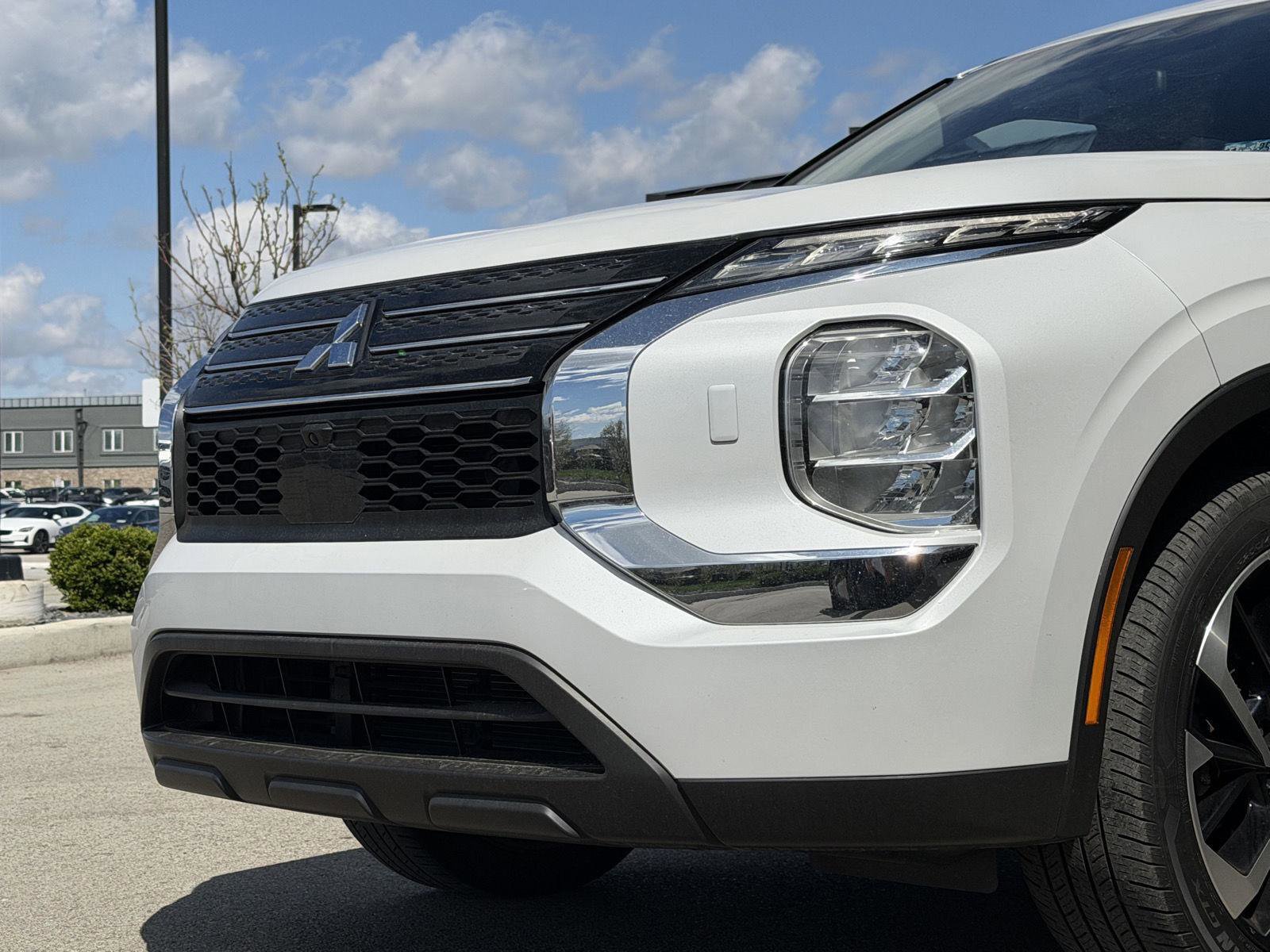 Used 2022 Mitsubishi Outlander ES image 5