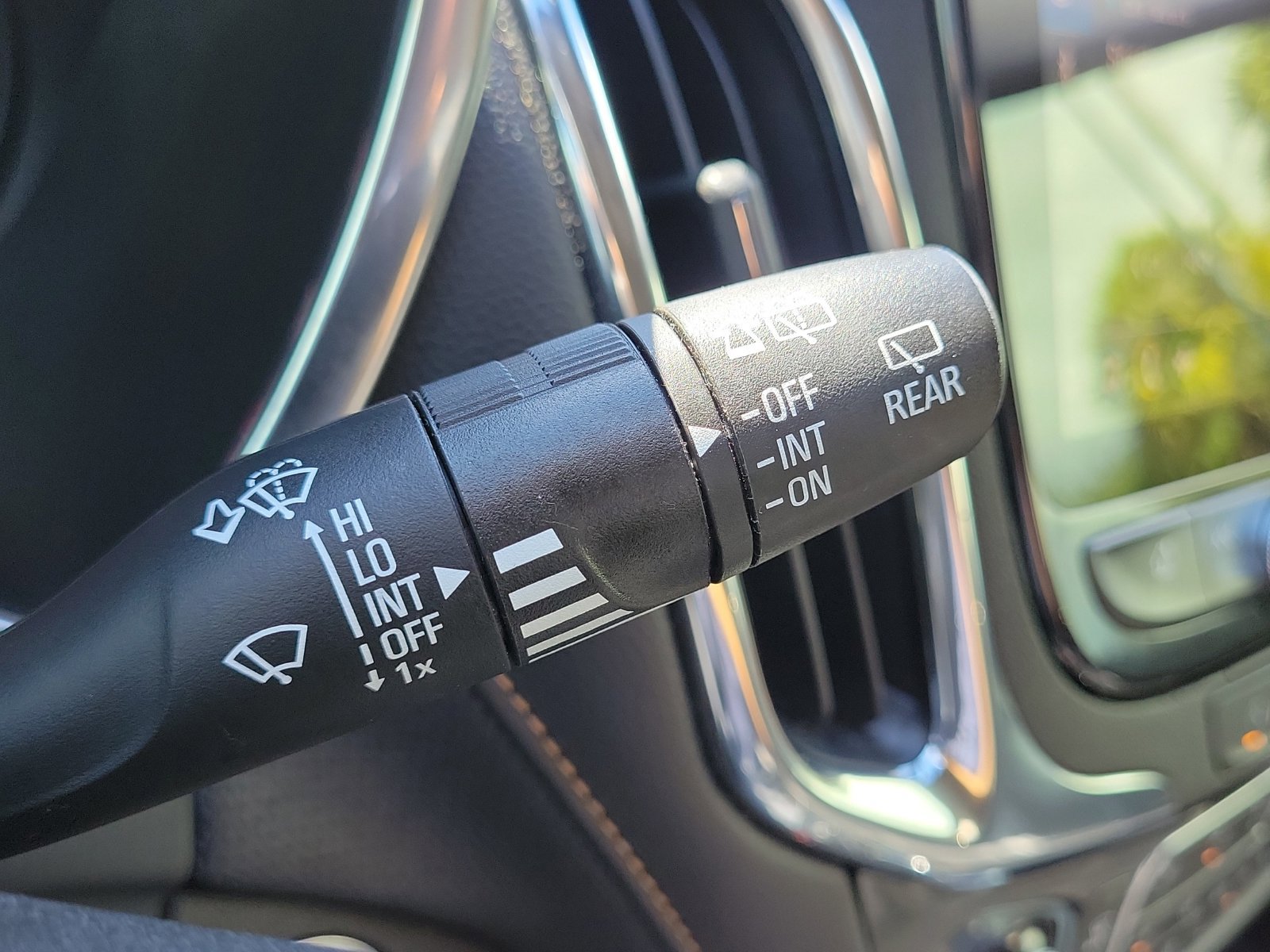 Used 2024 Chevrolet Equinox Premier FWD image 16
