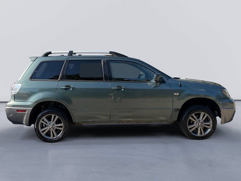 Used 2004 Mitsubishi Outlander XLS FWD image 2