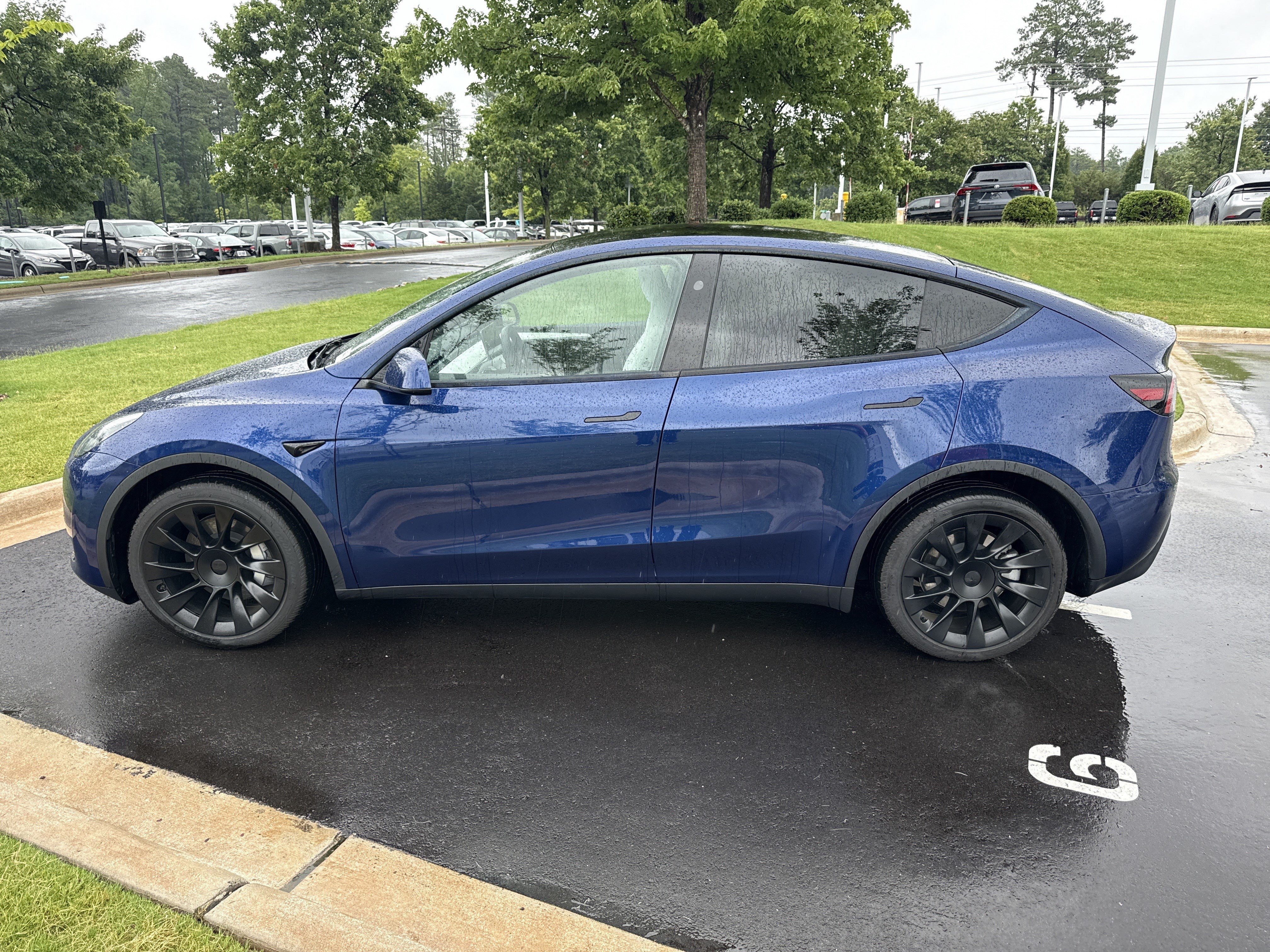 Used 2023 Tesla Model Y Long Range AWD/4WD image 7