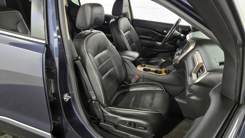 Used 2018 GMC Acadia Denali w/ LPO, Cargo Package image 31