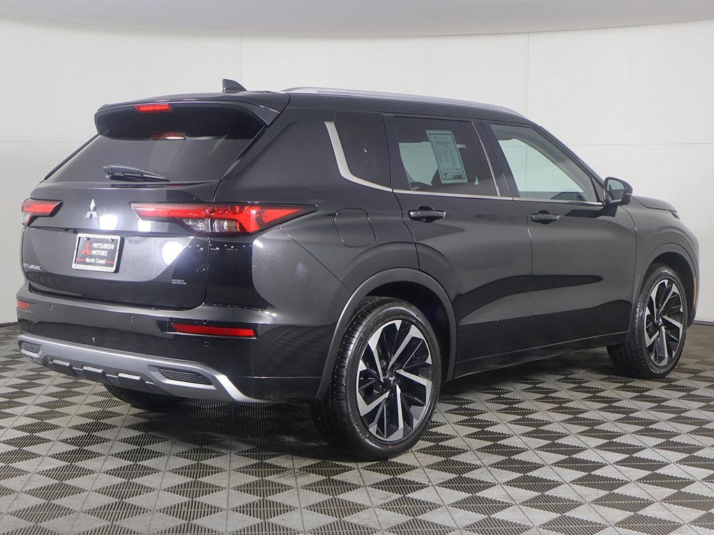 Used 2023 Mitsubishi Outlander SEL image 11