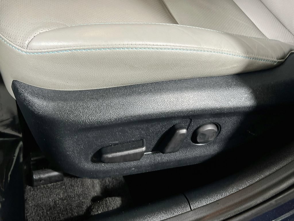 Used 2018 Kia Niro EX Premium FWD image 18