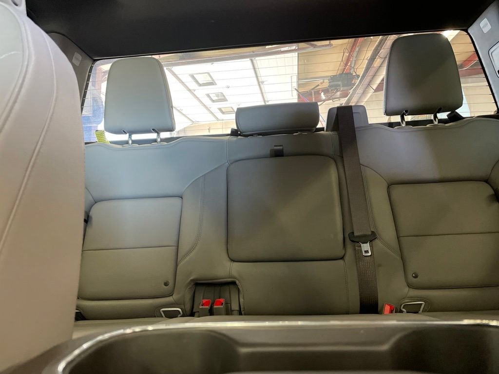 Used 2024 GMC Sierra 1500 SLT w/ SLT Convenience Package AWD/4WD image 17