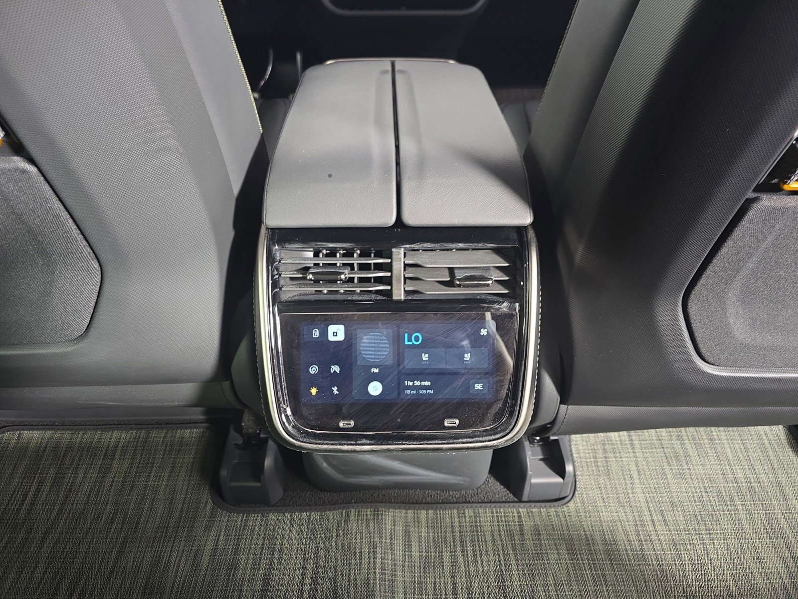 Used 2022 Rivian R1S Launch Edition image 30