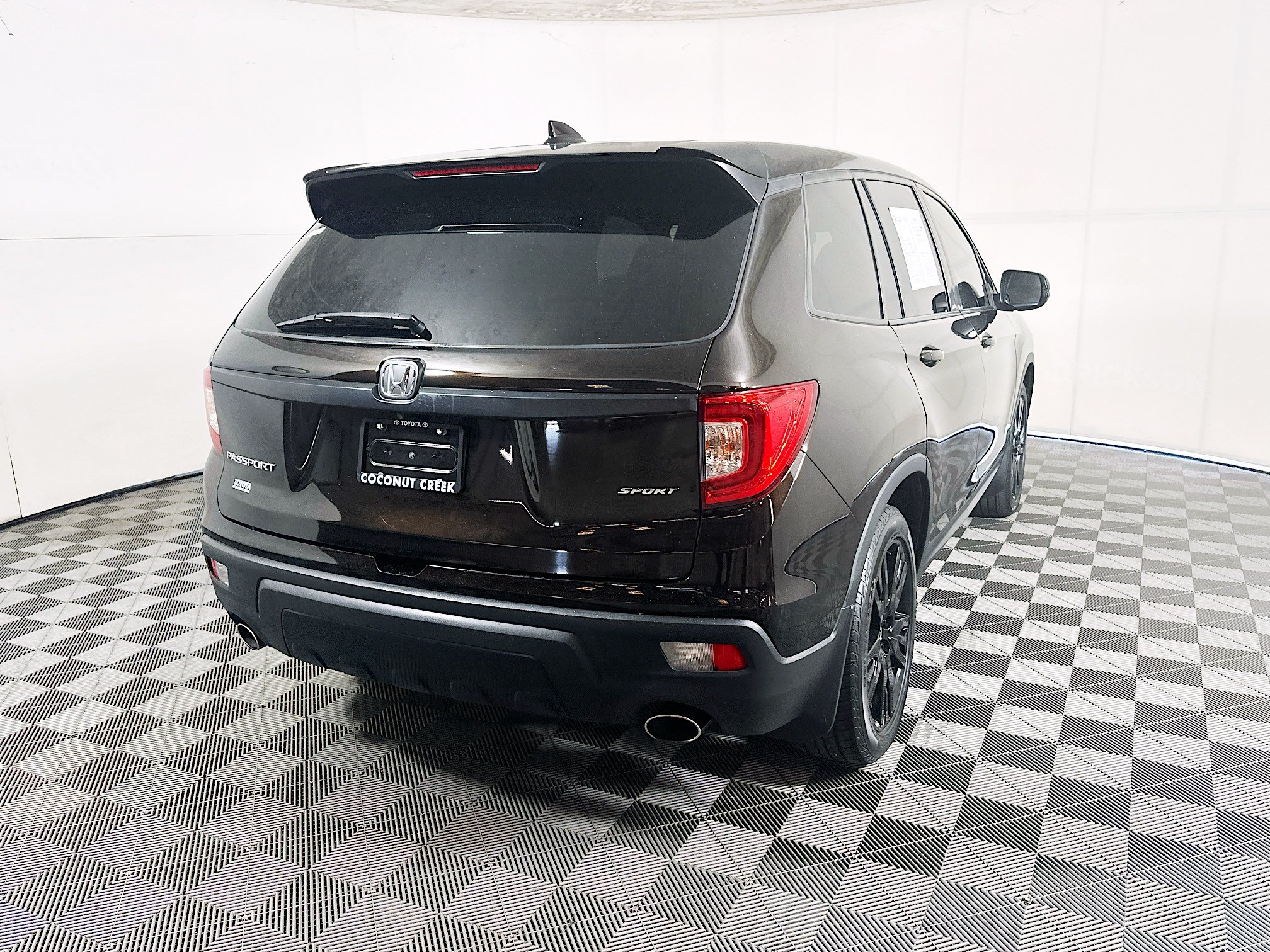 Used 2021 Honda Passport Sport image 3