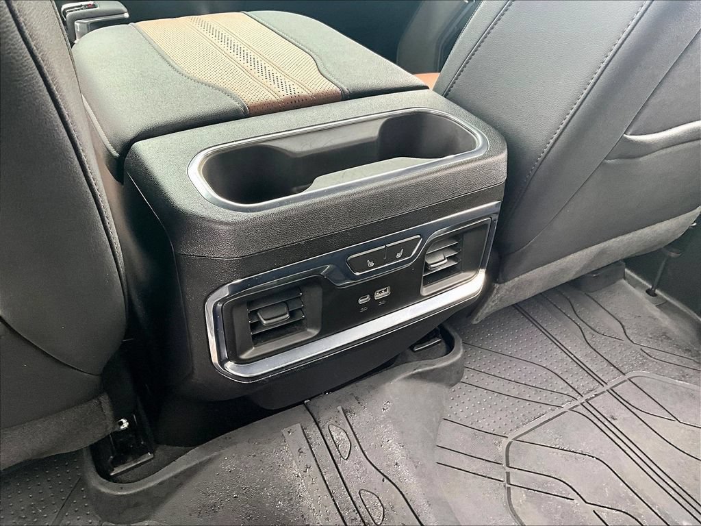 Used 2024 Chevrolet Silverado 1500 High Country w/ High Country Premium Package AWD/4WD image 13