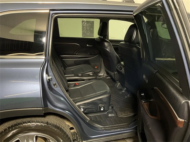 Used 2016 Toyota Highlander Limited image 33