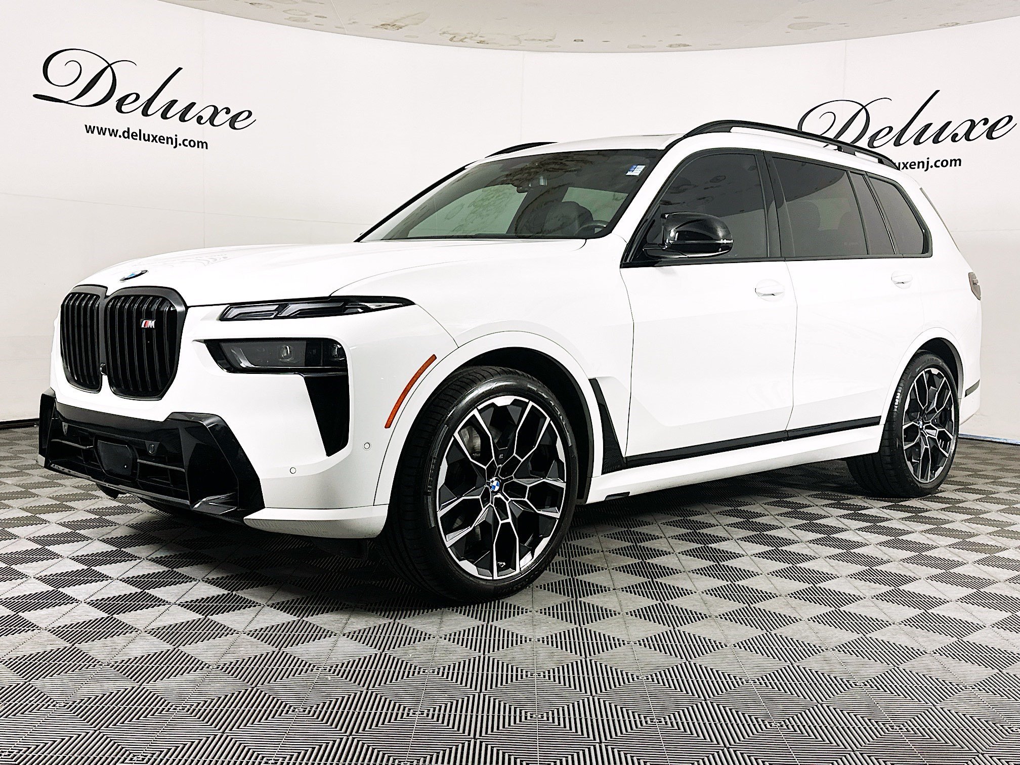 Used 2025 BMW X7 M60i AWD/4WD image 3