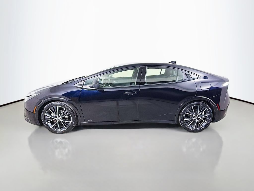 Used 2023 Toyota Prius XLE AWD/4WD image 9