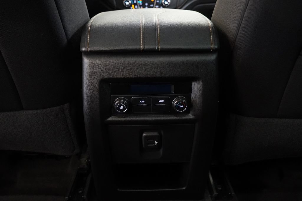 Used 2021 Chevrolet Traverse LT image 31