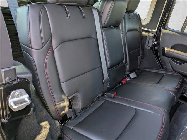 Certified 2024 Jeep Wrangler Unlimited Rubicon w/ Convenience Group image 16