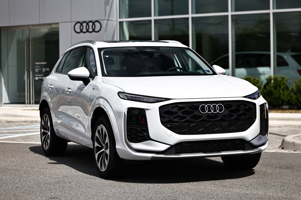 New 2026 Audi Q3 quattro 2.0T AWD/4WD image 2