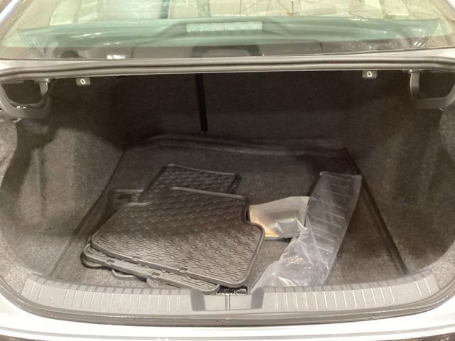 Used 2025 Volkswagen Jetta SE w/ Sunroof Package image 16