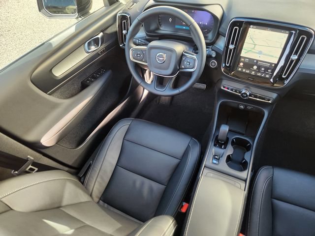 New 2026 Volvo XC40 B5 Core w/ Climate Package AWD/4WD image 10