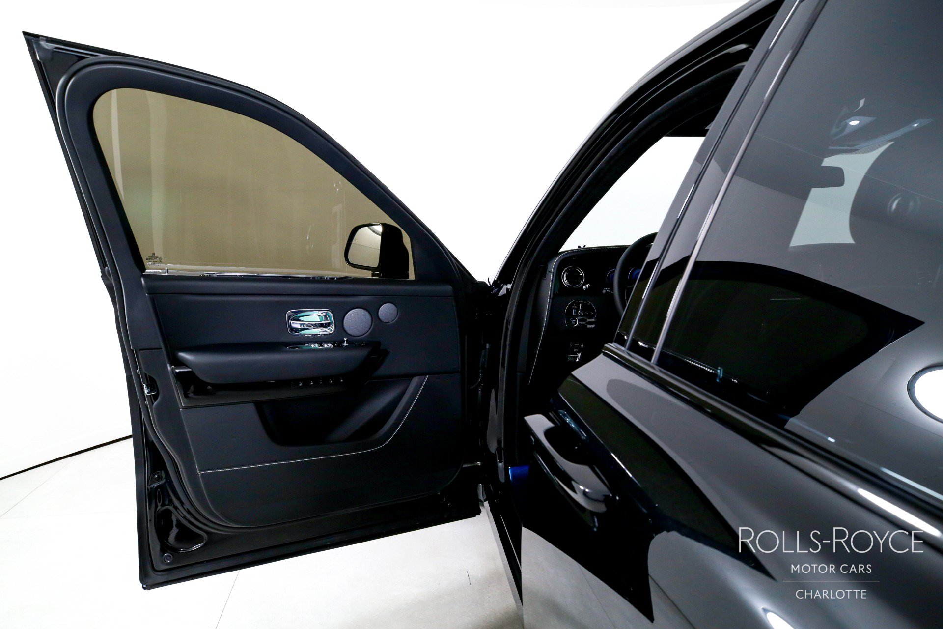 Used 2026 Rolls-Royce Cullinan AWD/4WD image 11