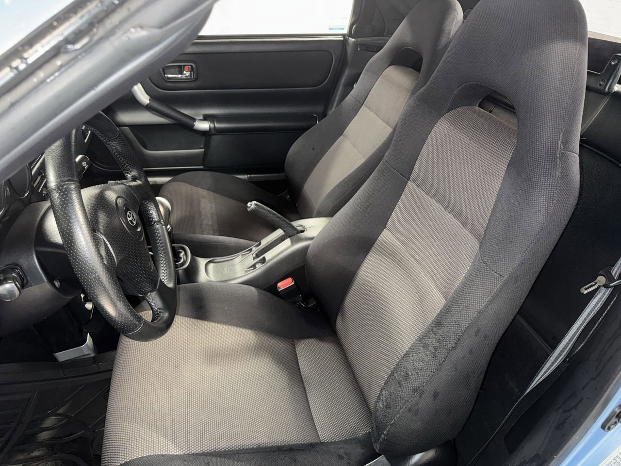 Used 2003 Toyota MR2 image 16