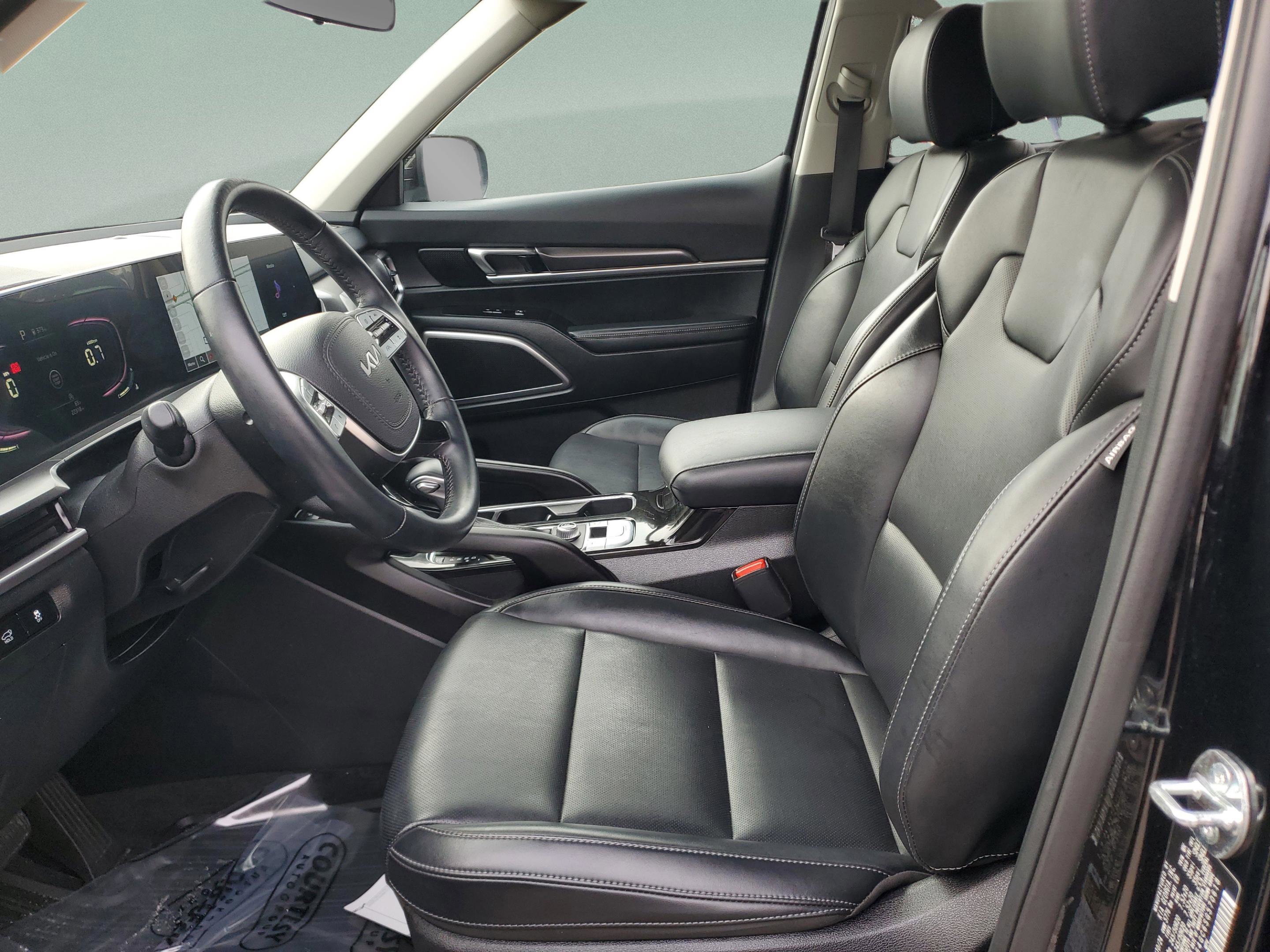 Certified 2025 Kia Telluride S image 17