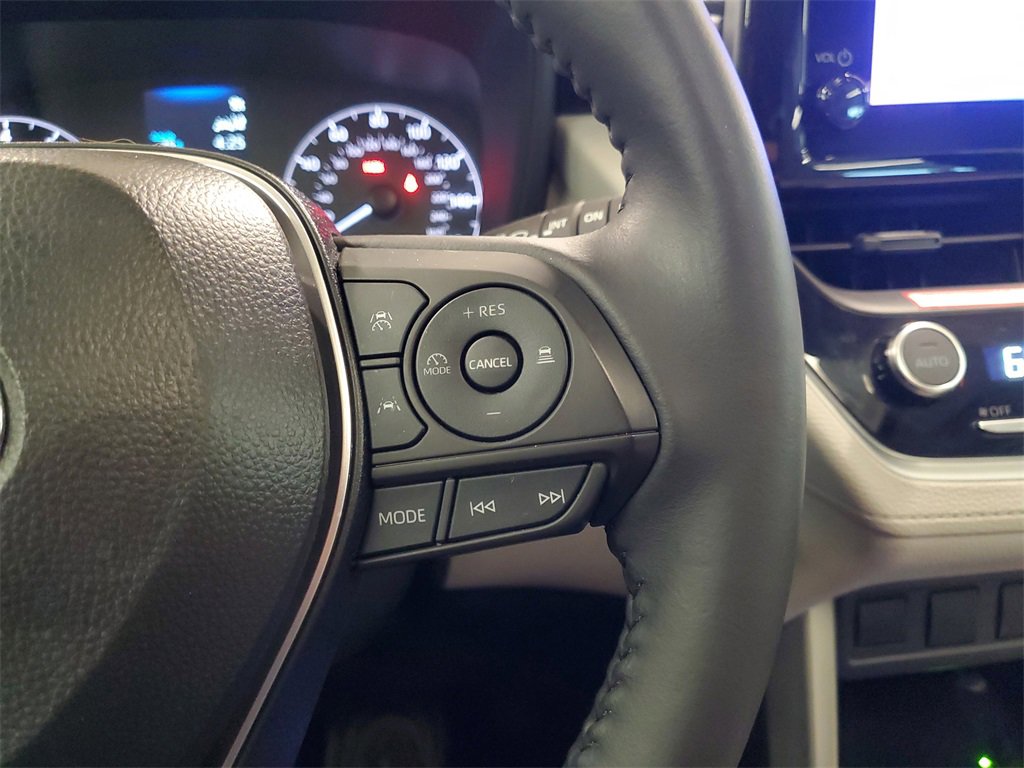 Used 2024 Toyota Corolla Cross LE w/ Moonroof Package image 21