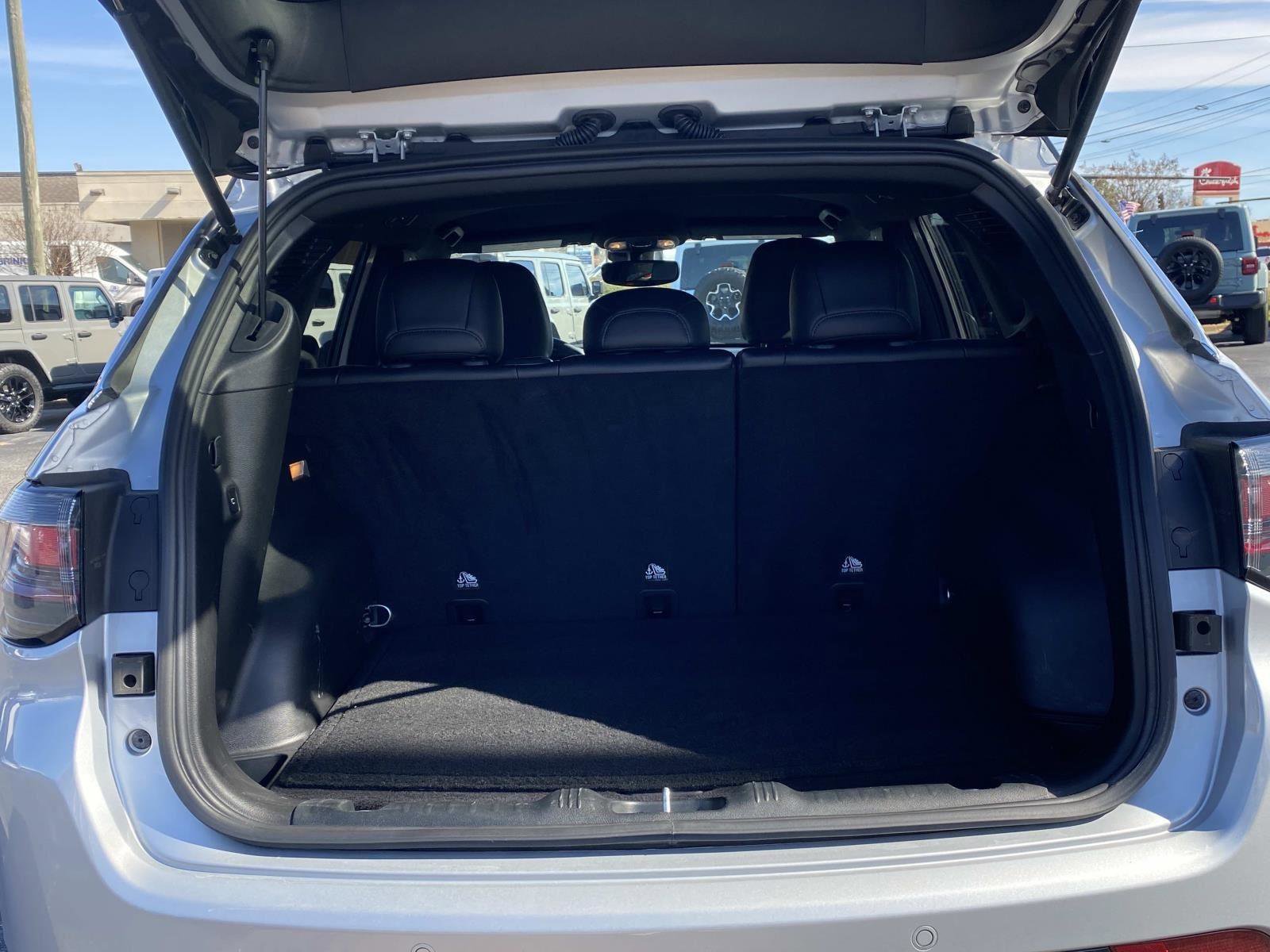 Used 2024 Jeep Compass Limited w/ Elite Group image 7