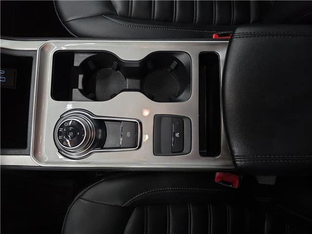 Certified 2024 Ford Edge SEL w/ Convenience Package AWD/4WD image 16