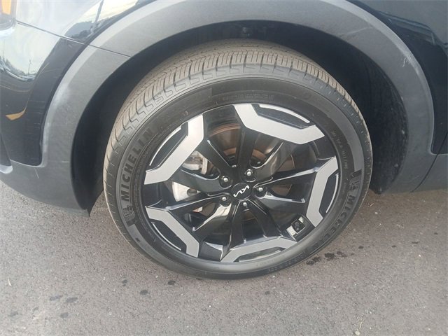 Used 2023 Kia Telluride EX w/ EX Captain's Chair Package image 10